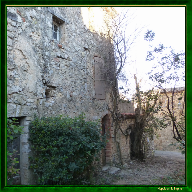 Maison natale de Paul Barras à Fox-Amphoux (vue numéro 2)