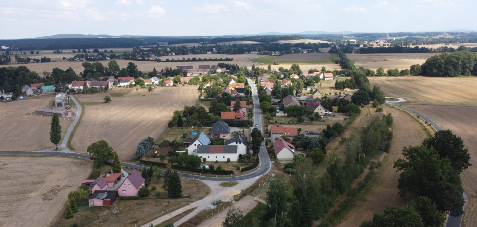 Vue aérienne de Gleina Vue aérienne du village de Gleina