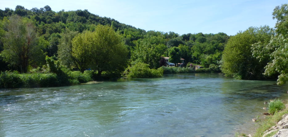 La rivière Mincio en aval de Borghetto Le Mincio en aval de Borghetto