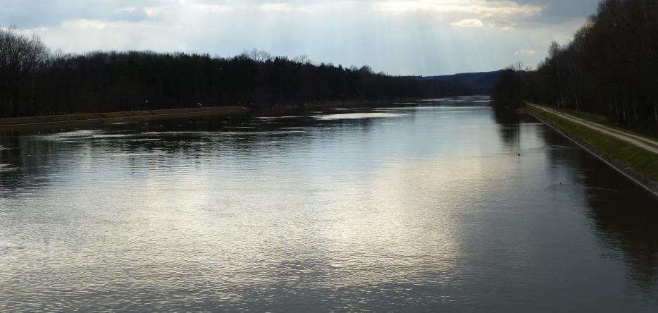 The Danube upstream of the Elchingen bridge The Danube, upstream of the Elchingen bridge