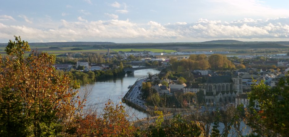 Vue générale de Montereau depuis le quartier de Surville Vue générale de Montereau depuis Surville