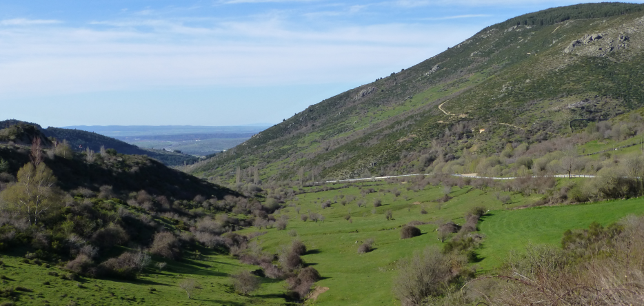 The road leading to the Somosierra pass
