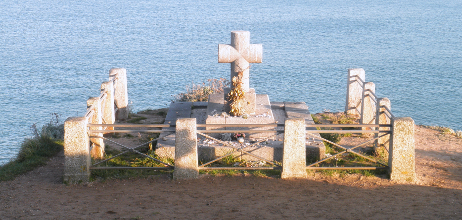 La tombe de l'écrivain et homme politique François-René de Chateaubriand, sur l'îlot de Grand-Bé au large des remparts de Saint-Malo