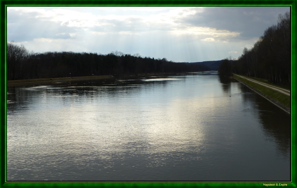 Le Danube, en amont du pont d'Elchingen