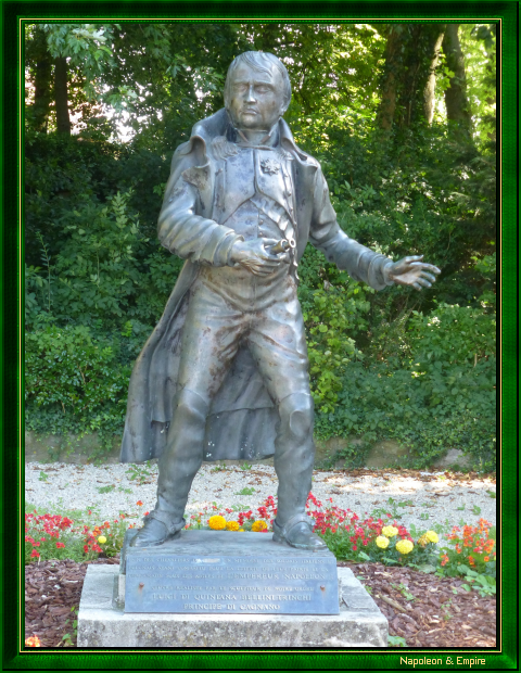 Statue de Napoléon à la Ferme du Caillou