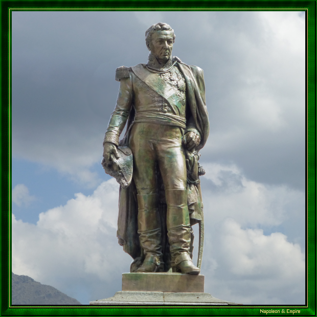 Statue de Jean-Thomas Arrighi de Casanova à Corte