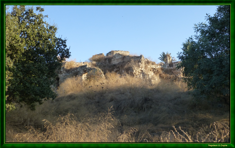 Ruines de la forteresse de Qaqun, vue 1