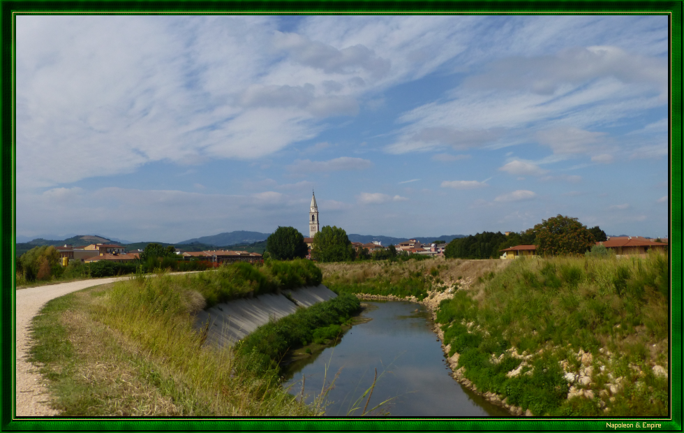 Le village et l'Alpone en aval du pont